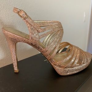 Formal dressy platform stilettos. Gold/Silver